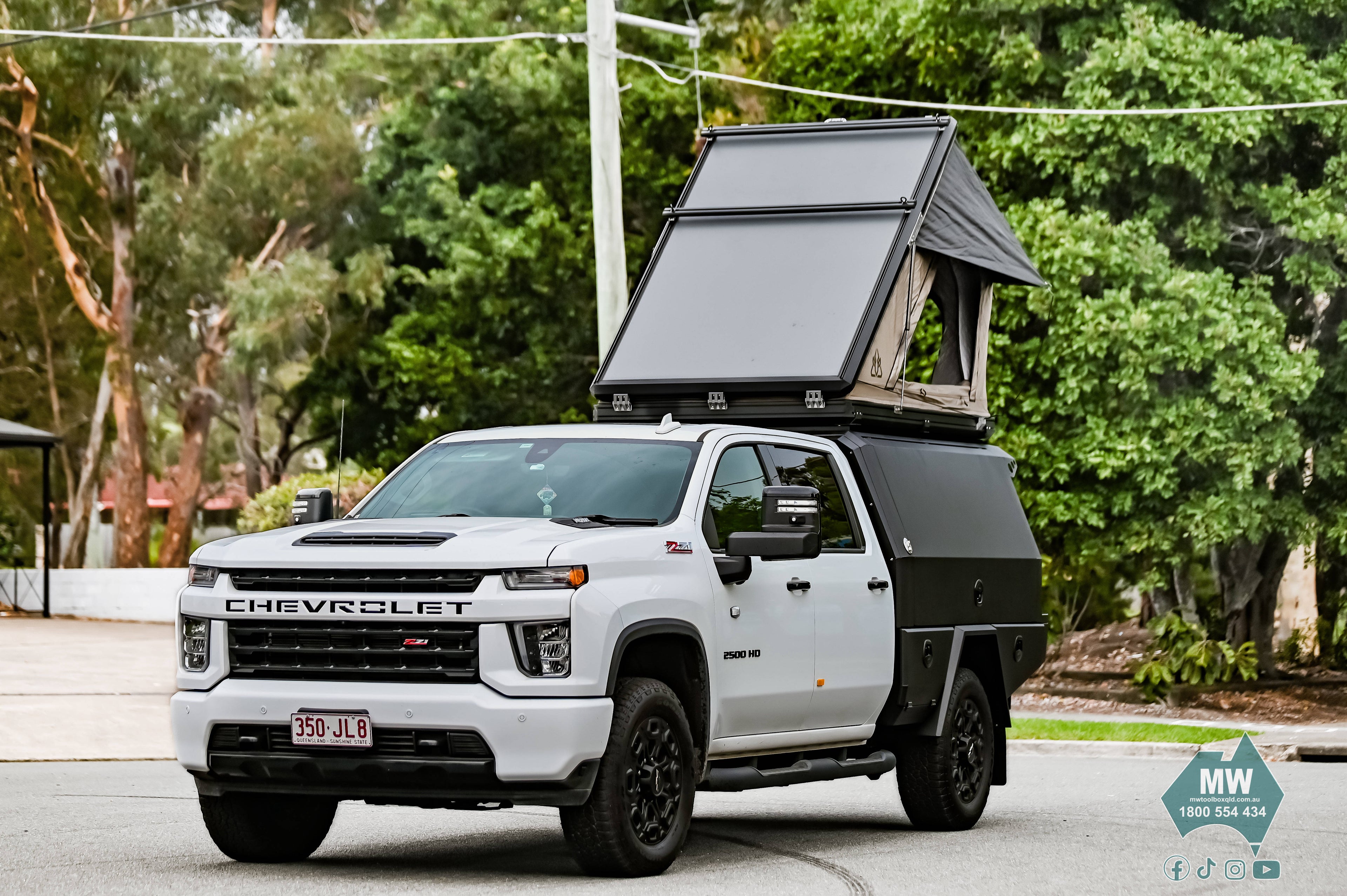 MT135 EXPAND Roof Top Tent Motop