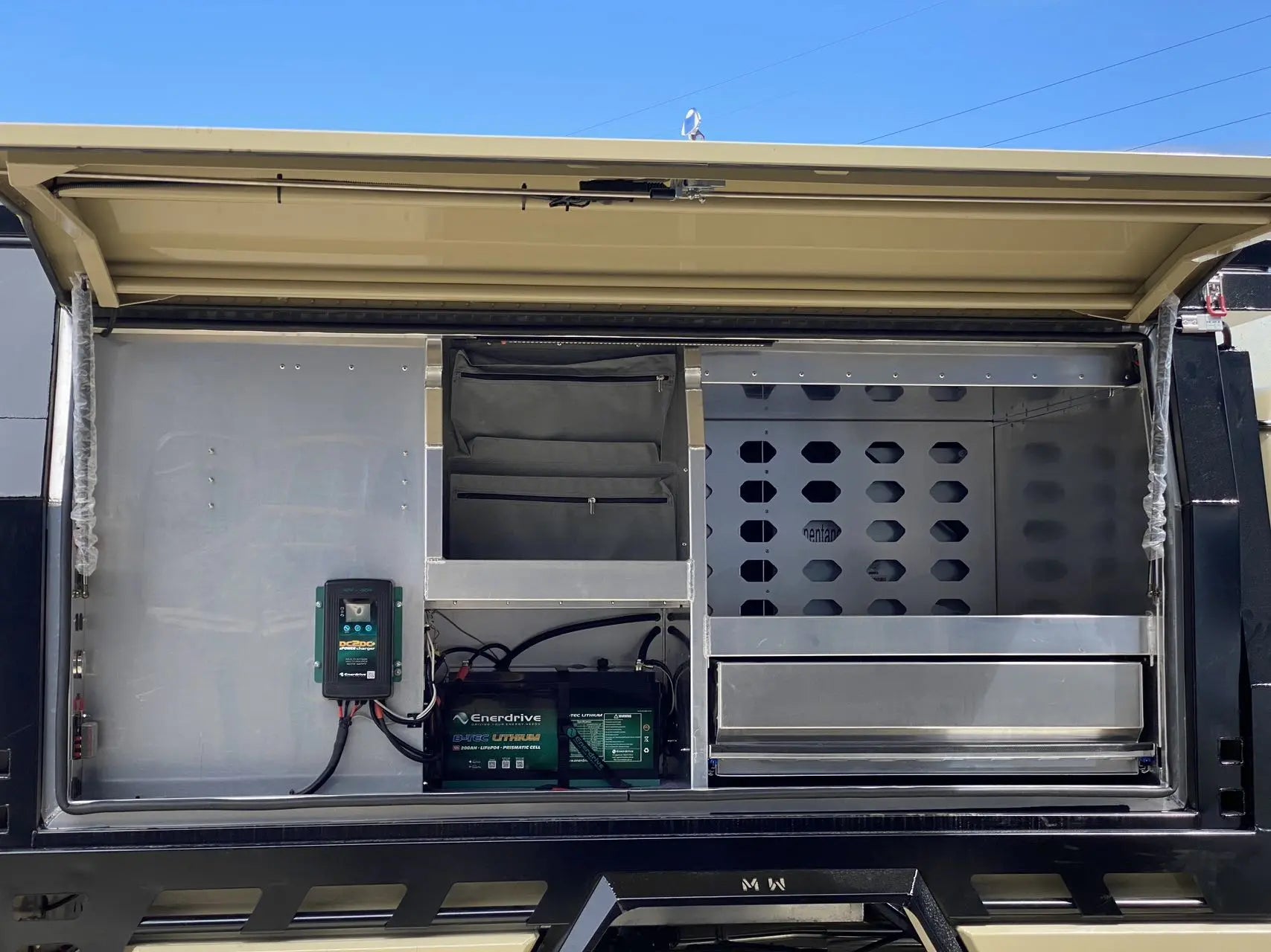 Pioneer Ute Tray Camper Motop