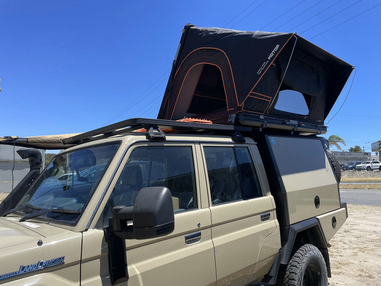 MT-135 SIDE FOLD Roof Top Tent Motop Australia