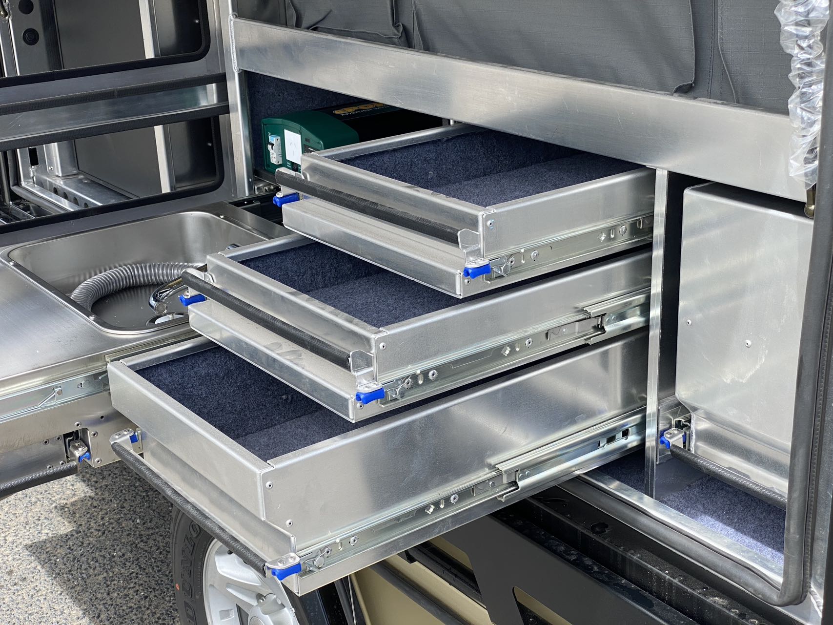 Motop Slide-On Camper